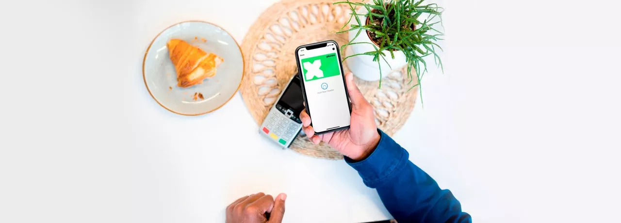 Um telemóvel com a aplicação do vale refeição aberta