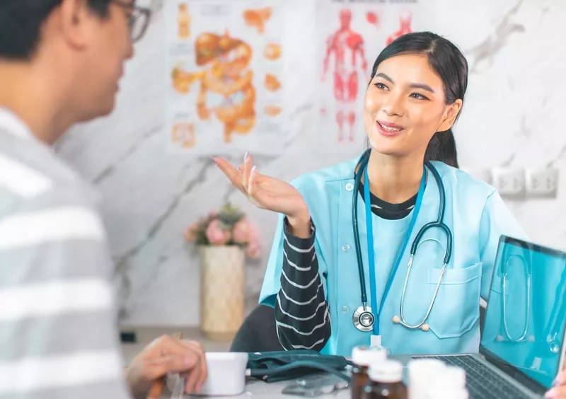 medica a atender um paciente