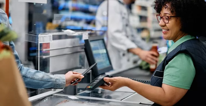 Supermercados aceitam cartão refeição