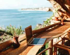 computador na praia