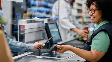Supermercados aceitam cartão refeição
